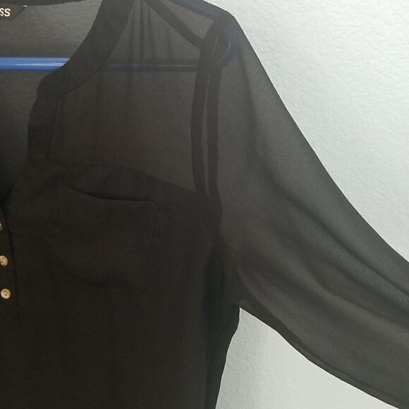 Express 3/4 tab sleeve top - Picture 7 of 12